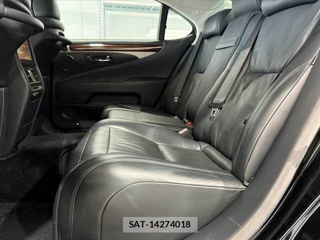 Lexus LS 2013-12 7877371-18