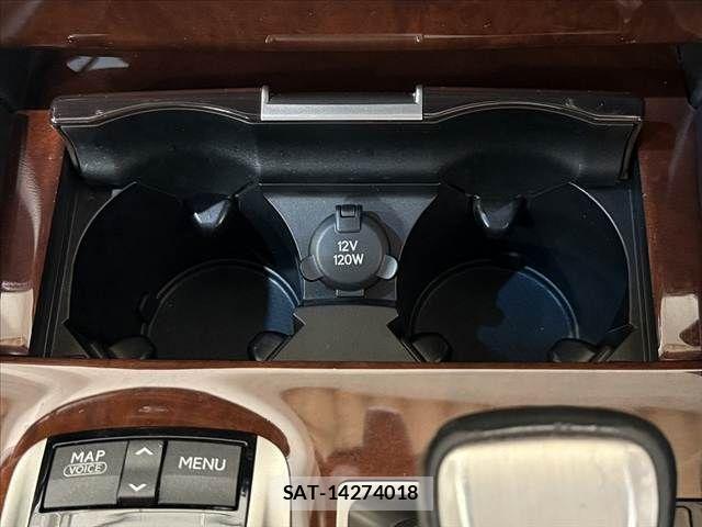 Lexus LS 2013-12 7877371-27