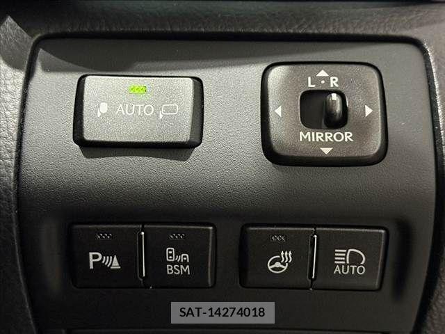 Lexus LS 2013-12 7877371-6