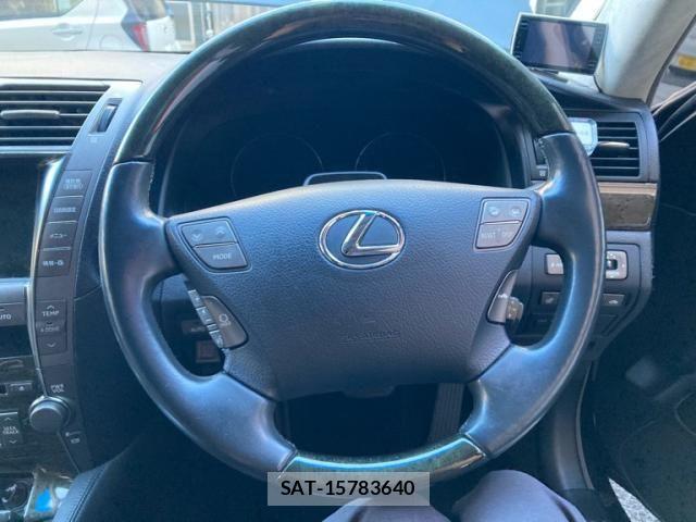 Lexus LS 2007-12 8245729-18