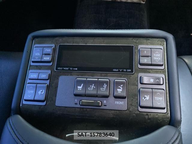 Lexus LS 2007-12 8245729-26