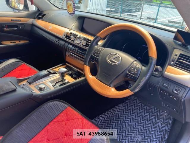Lexus LS 2013-02 8336571-14