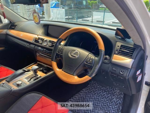 Lexus LS 2013-02 8336571-16