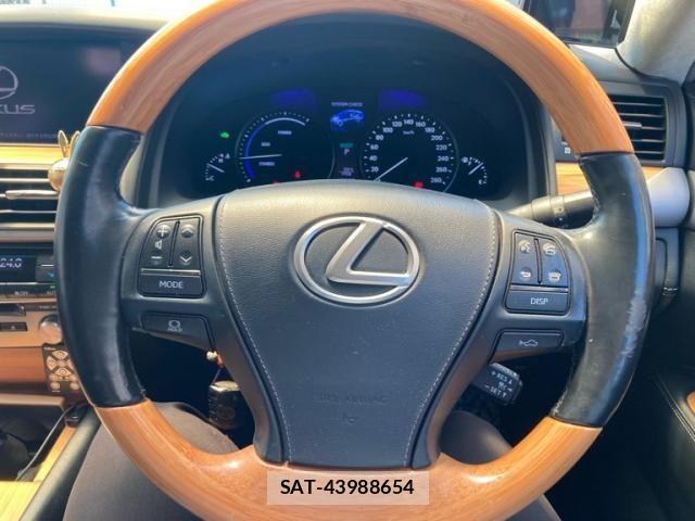 Lexus LS 2013-02 8336571-17