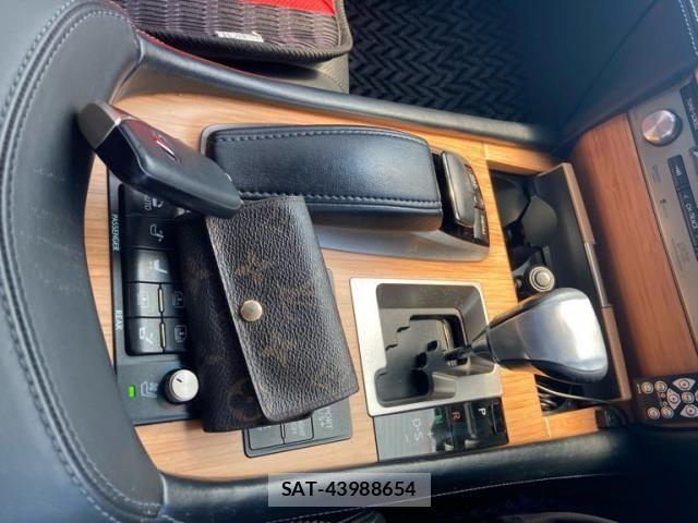 Lexus LS 2013-02 8336571-23