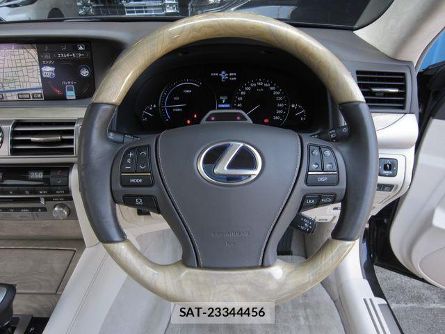 Lexus LS 2015-03 8354847-10