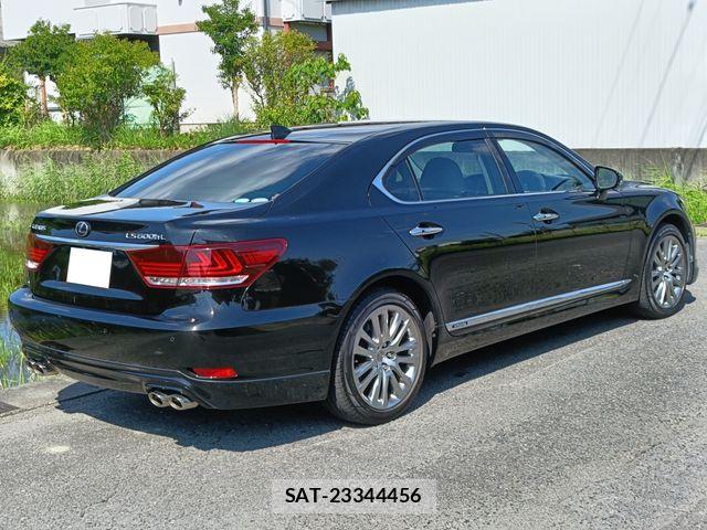 Lexus LS 2015-03 8354847-1