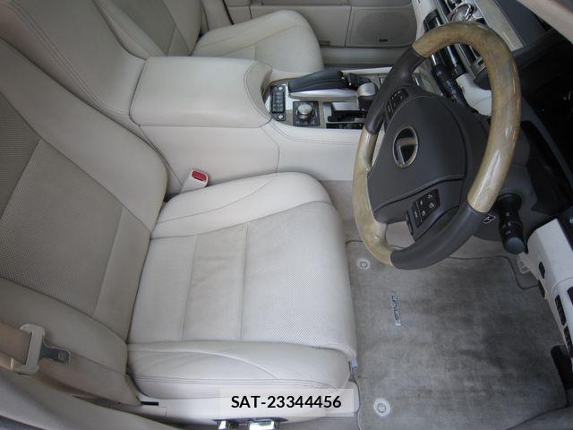 Lexus LS 2015-03 8354847-19