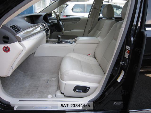 Lexus LS 2015-03 8354847-20