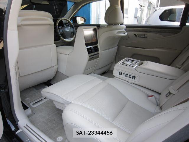 Lexus LS 2015-03 8354847-25