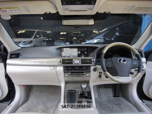 Lexus LS 2015-03 8354847-6