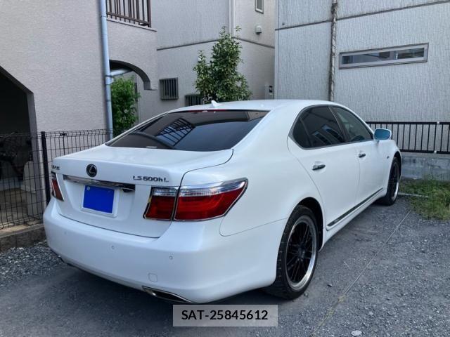 Lexus LS 2007-08 8371806-1