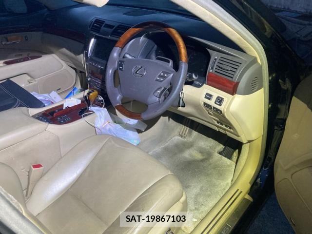 Lexus LS 2007-08 8413293-11