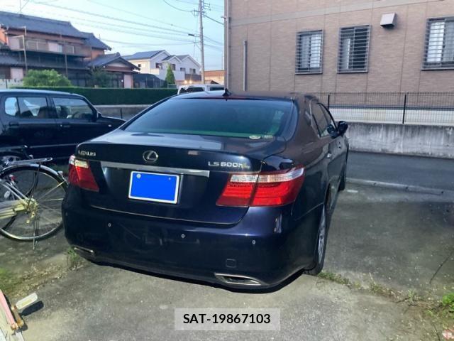 Lexus LS 2007-08 8413293-2