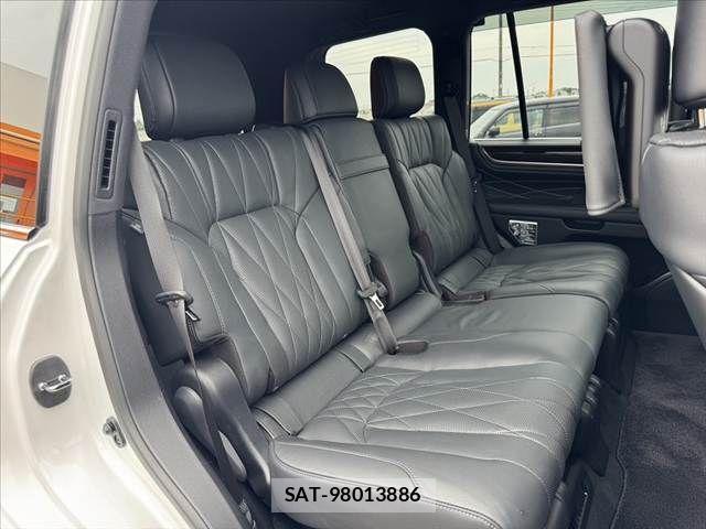 Lexus LX 2021-09 1056018-19