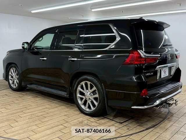 Lexus LX 2016-03 3674678-15