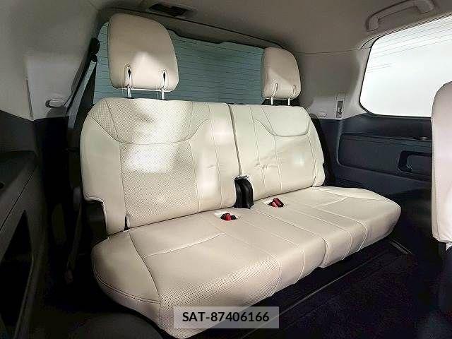 Lexus LX 2016-03 3674678-6