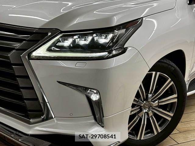 Lexus LX 2016-04 6276714-11