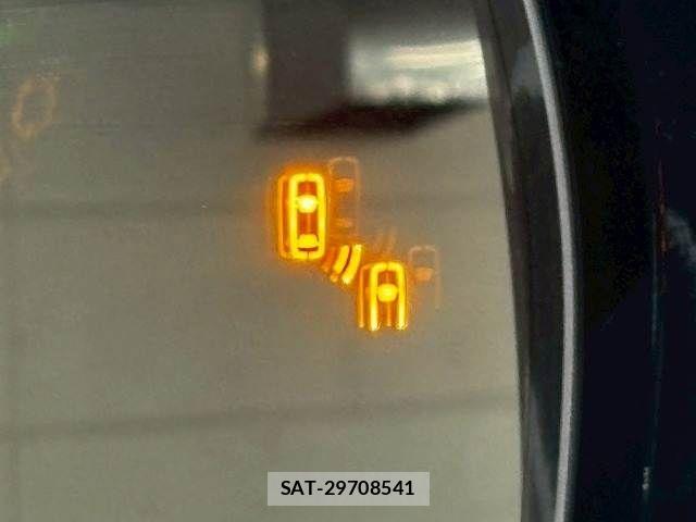 Lexus LX 2016-04 6276714-6