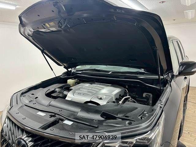 Lexus LX 2019-01 6672277-17
