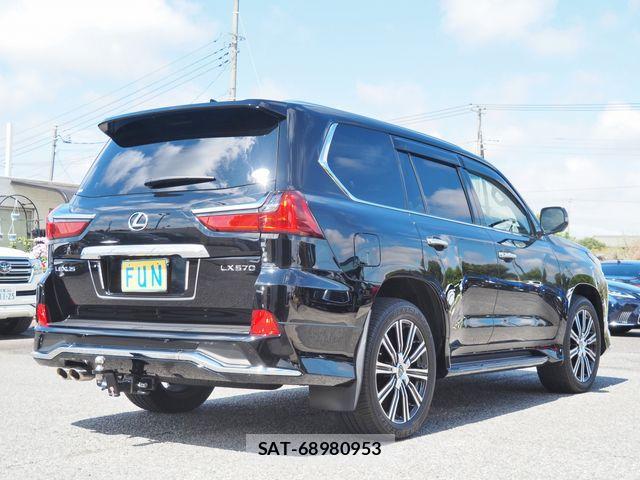 Lexus LX 2018-07 6672276-4