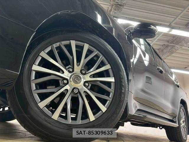Lexus LX 2015-11 6815715-11