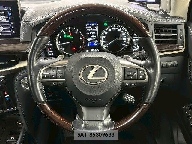 Lexus LX 2015-11 6815715-13