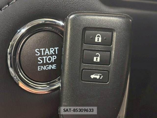 Lexus LX 2015-11 6815715-15
