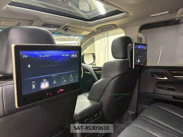 Lexus LX 2015-11 6815715-3