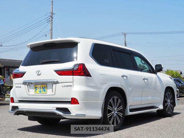 Lexus LX 2021-01 6907738-4