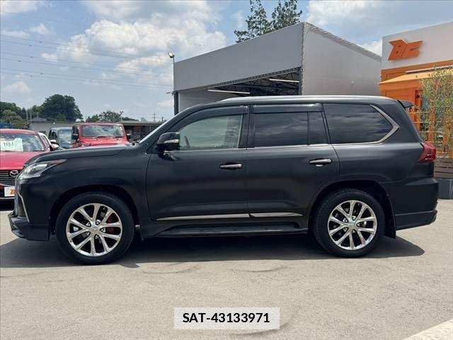 Lexus LX 2017-05 6907743-10