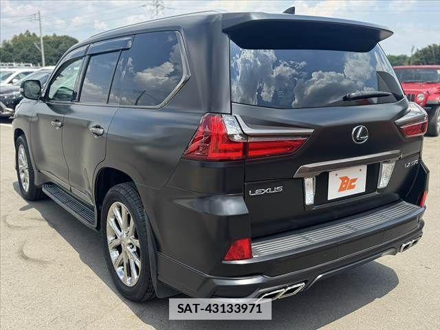 Lexus LX 2017-05 6907743-12