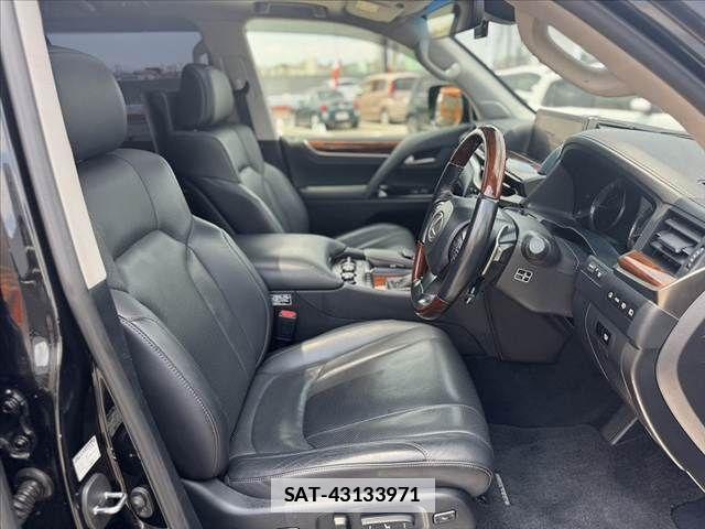Lexus LX 2017-05 6907743-15