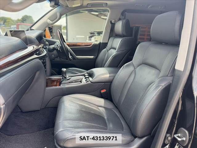 Lexus LX 2017-05 6907743-16