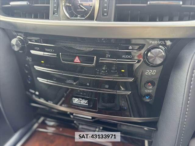 Lexus LX 2017-05 6907743-22