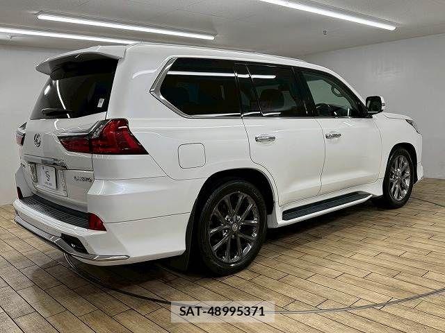 Lexus LX 2016-10 7251327-16