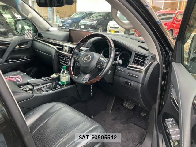 Lexus LX 2016-01 7455418-11