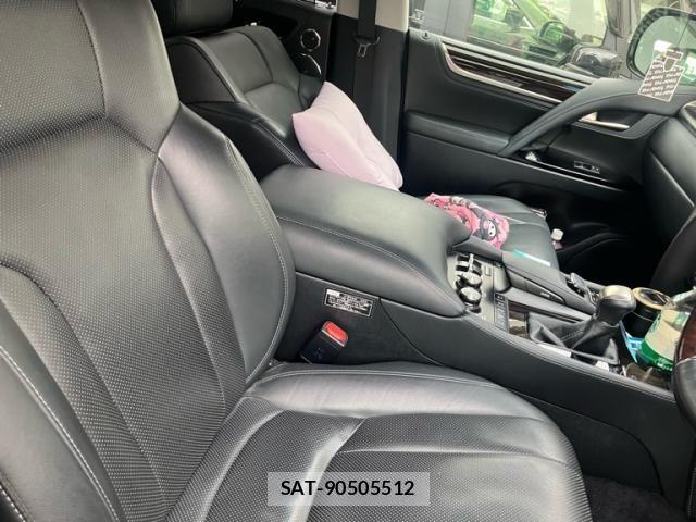 Lexus LX 2016-01 7455418-12