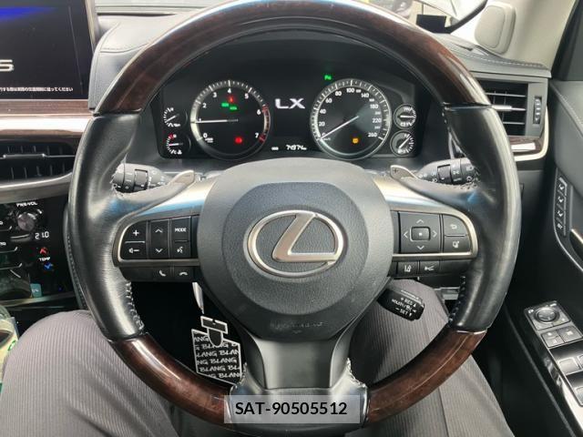 Lexus LX 2016-01 7455418-15