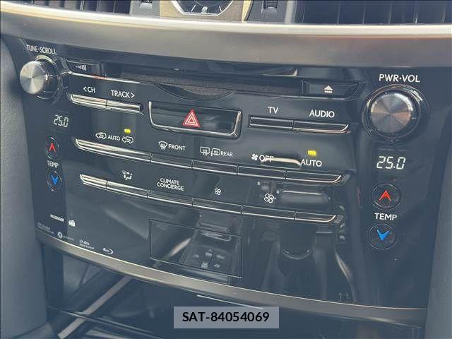 Lexus LX 2015-09 7501281-13