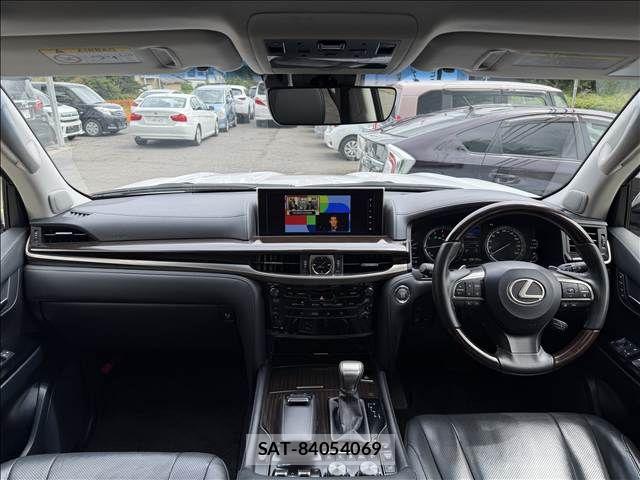 Lexus LX 2015-09 7501281-1