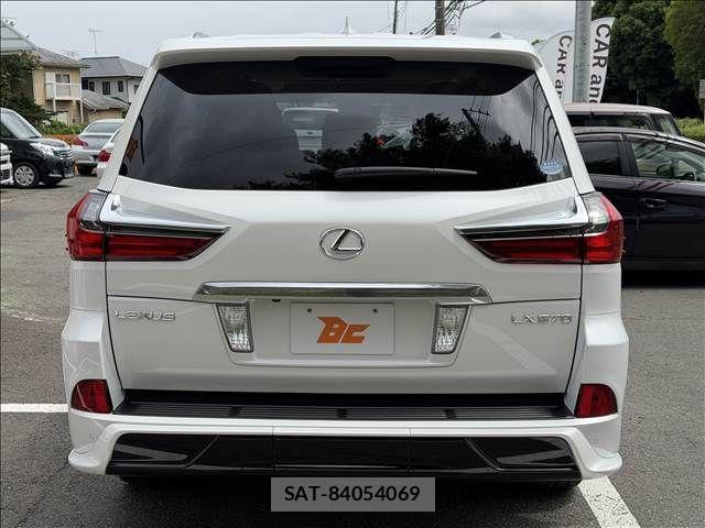 Lexus LX 2015-09 7501281-22