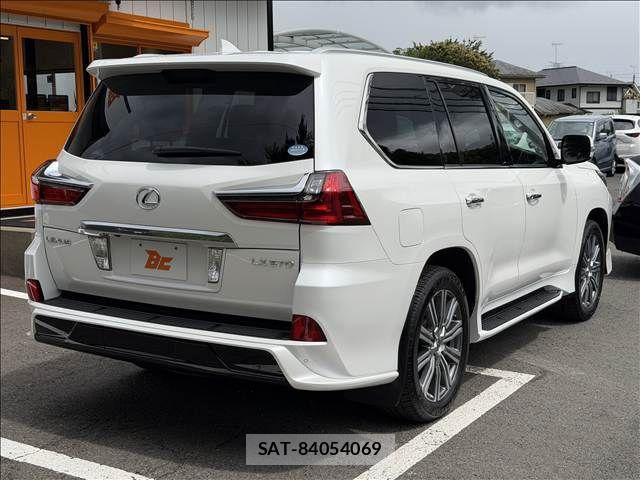 Lexus LX 2015-09 7501281-23
