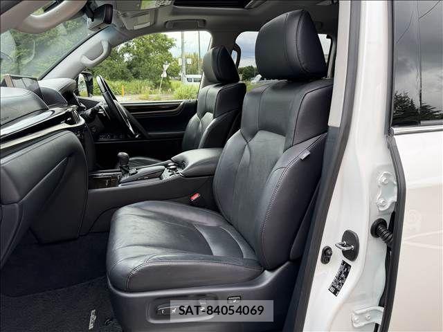 Lexus LX 2015-09 7501281-24
