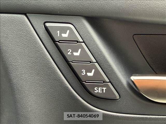 Lexus LX 2015-09 7501281-26