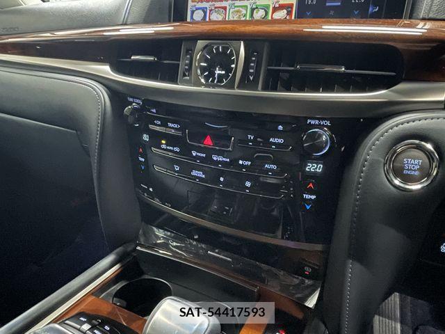 Lexus LX 2016-05 7725090-14