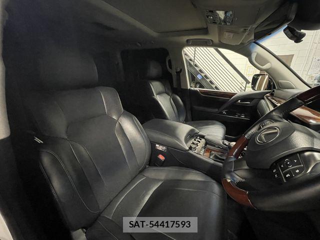 Lexus LX 2016-05 7725090-1