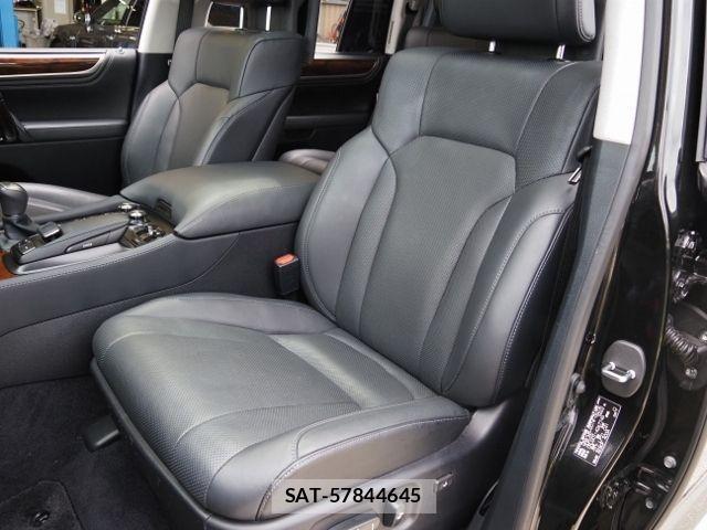 Lexus LX 2018-02 7786524-12