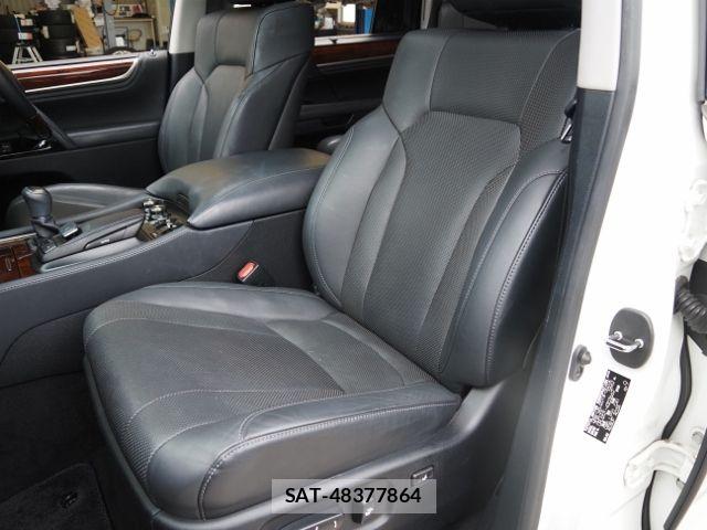 Lexus LX 2019-04 7877372-11