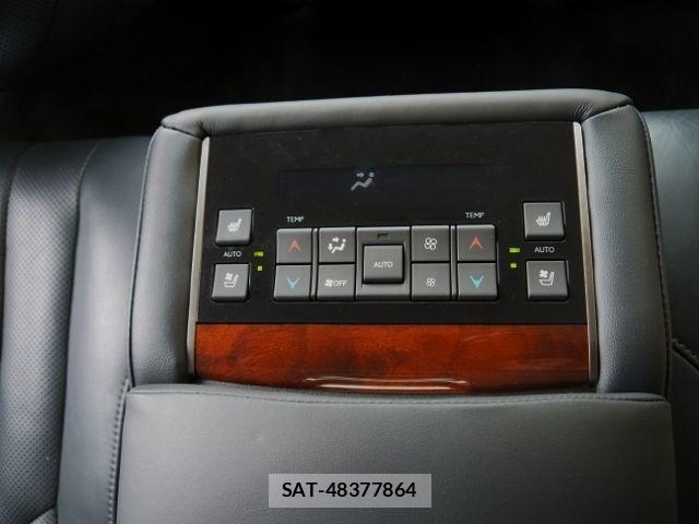 Lexus LX 2019-04 7877372-13